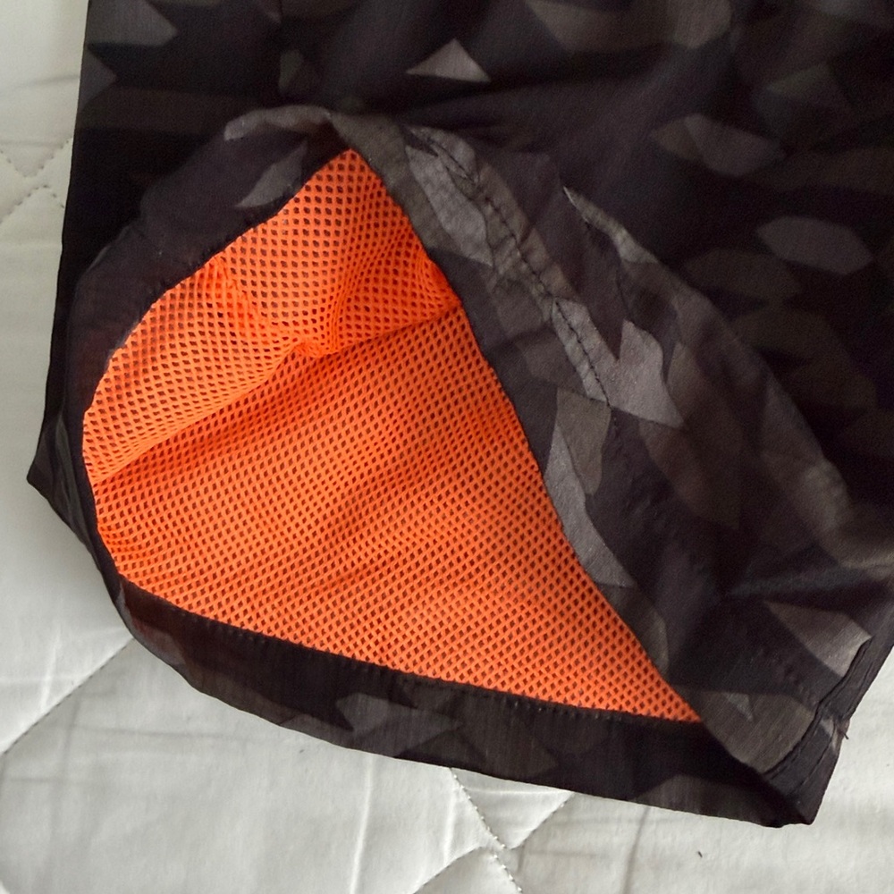 Eddie Bauer Black and Orange Mesh Shorts size 10 - Picture 4 of 7